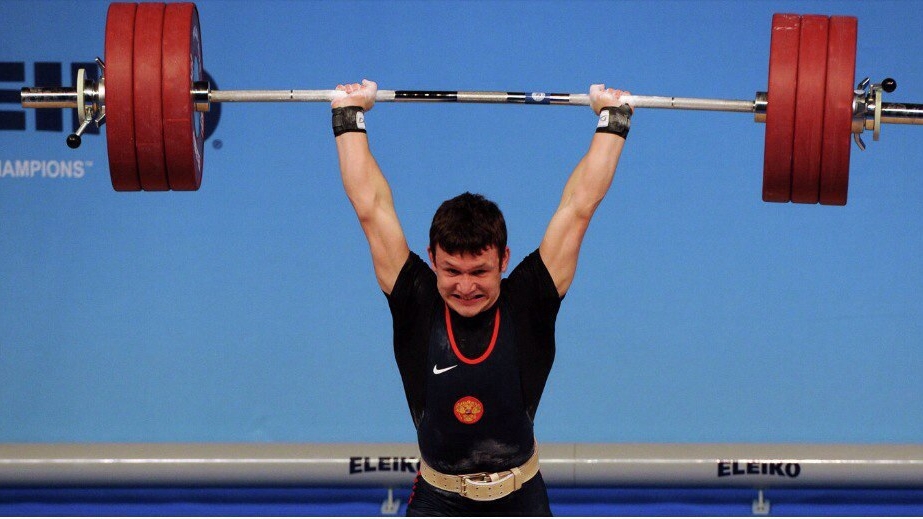 Тяжелоатлет ЦСКА Сергей Петров первенствовал на чемпионате России в Новосибирске
