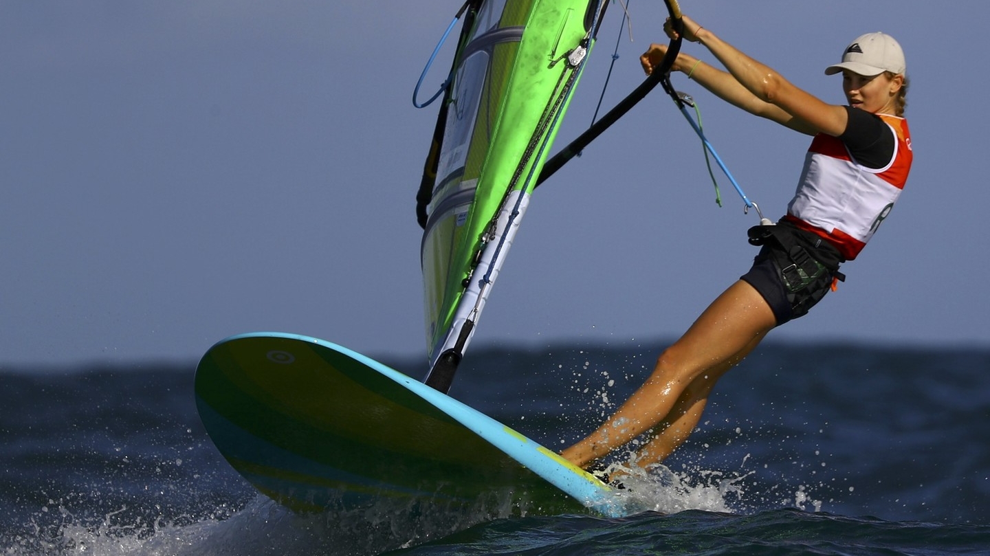 Армейские яхтсмены Елфутина и Оберемко выступят в финале Кубка мира-2016 по парусному спорту