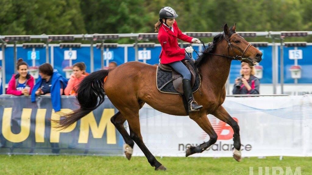 Прапорщик Екатерина Хураськина – бронзовый призер Финала Кубка мира-2017 по современному пятиборью