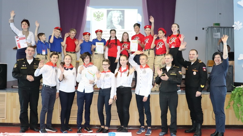 5 юнармейцев СОК (г. Вилючинск) филиала ЦСКА г. Хабаровск удостоины грамот за военно-патриотическую работу проводимую совместно с военнослужащими