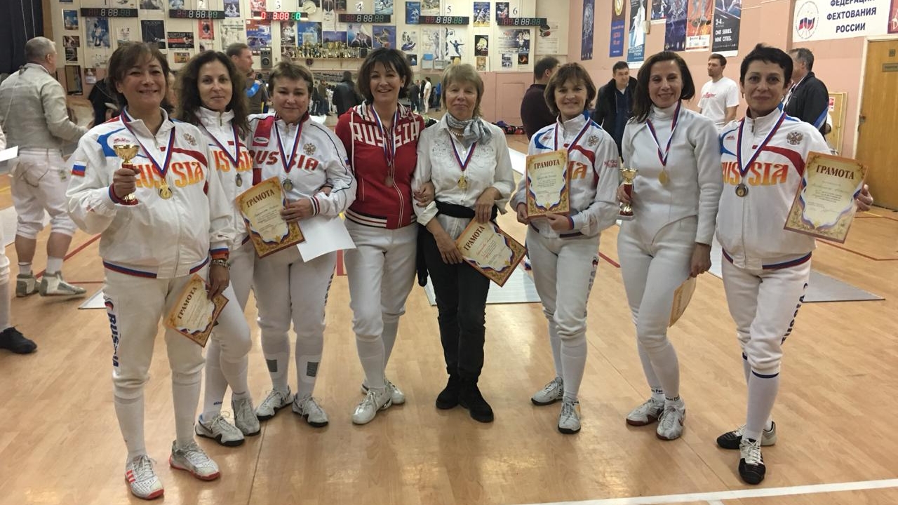 Во Дворце спортивных единоборств прошел Открытый кубок ЦСКА по фехтованию среди ветеранов