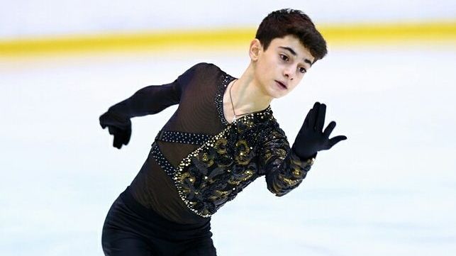 Армейский фигурист Артур Даниелян стал первым в короткой программе на юниорском Гран-при в Хорватии