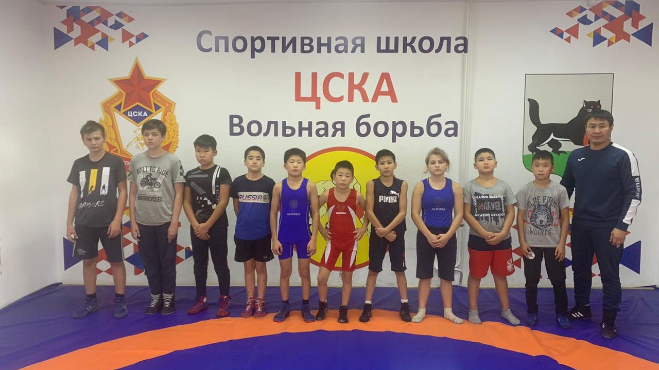 Тренер отделения вольной борьбы СШ (К) ЦСФПиВ (г. Иркутск) Валерий Номогоев: «Главное внимание – тренировочным схваткам»