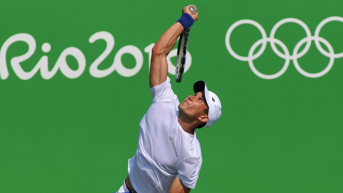 Армейский теннисист Евгений Донской вышел в третий круг олимпийского турнира