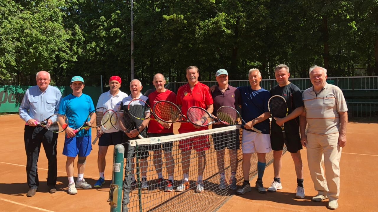 В ЦСКА прошел чемпионат армейского клуба по теннису среди ветеранов