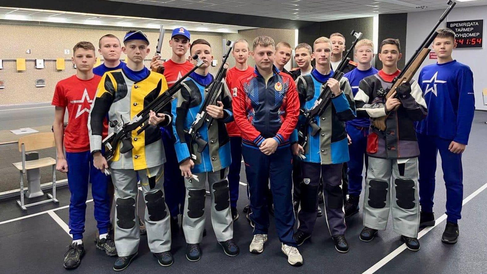 Армейский стрелок провел мастер-класс для суворовцев