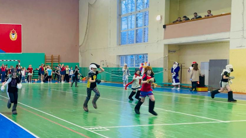 Во владимирском спорткомплексе ЦСКА прошли новогодние эстафеты
