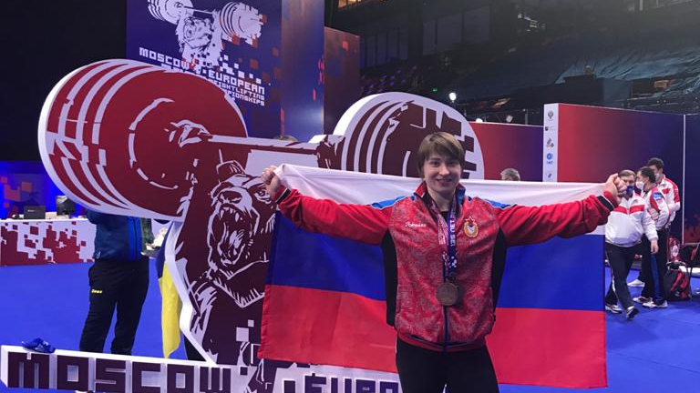 Армейская штангистка Анастасия Романова завоевала «бронзу» на чемпионате Европы в Москве