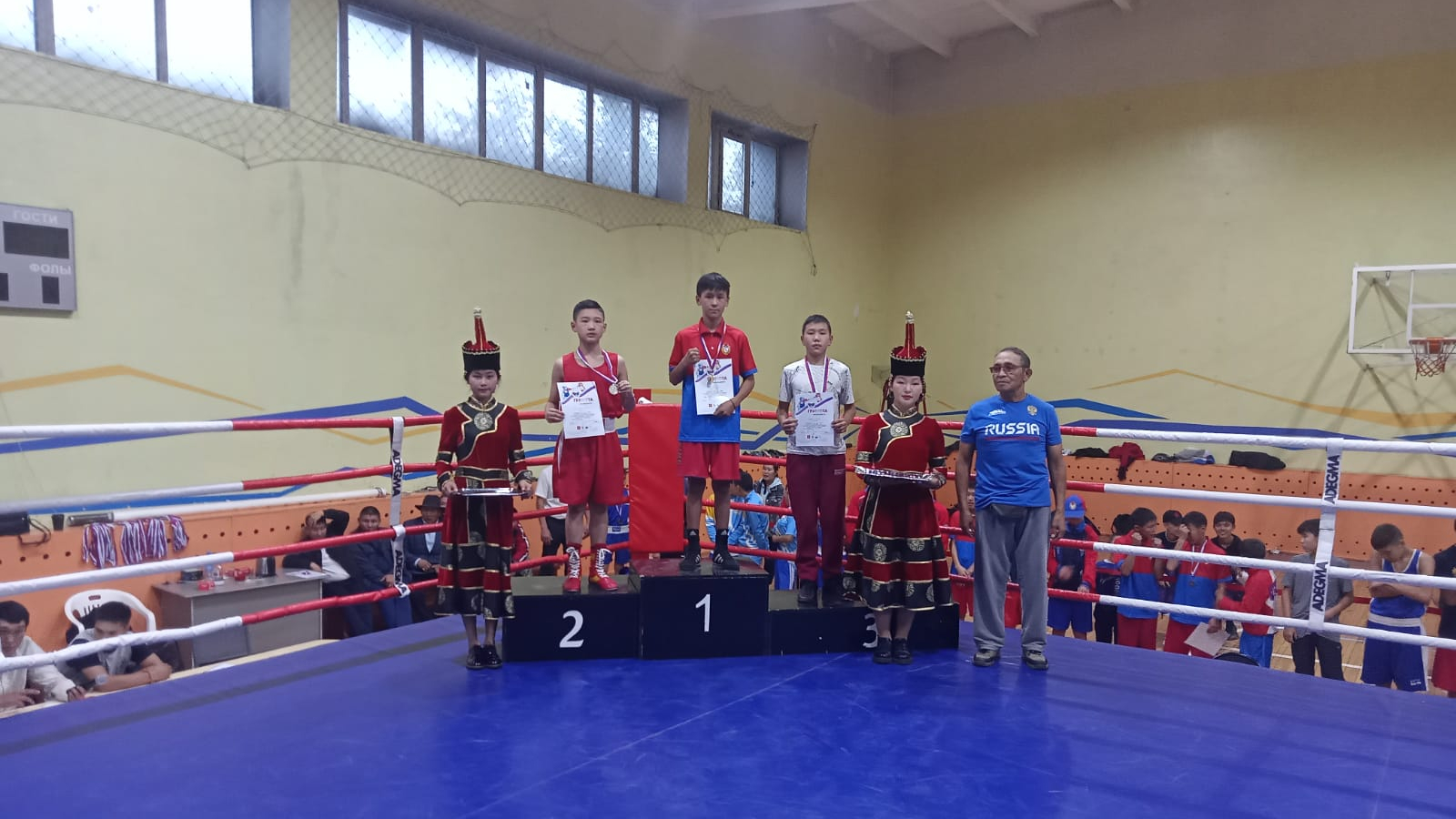 Воспитанники спортшколы г. Кызыл ЦСКА/Самара собрали урожай медалей на Республиканских соревнованиях по боксу