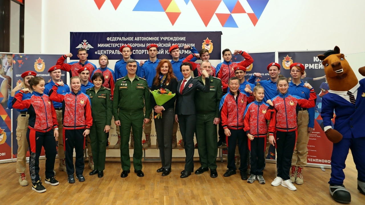 Заместитель Министра обороны Российской Федерации – начальник Главного военно-политического управления ВС РФ генерал-полковник Андрей Картаполов открыл спортивную базу ЦСКА в Лефортово