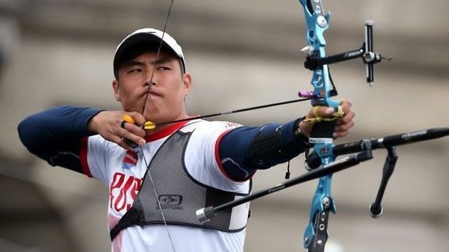 Армеец Арсалан Балданов стал бронзовым призером чемпионата Европы в стрельбе из классического лука в составе смешанной команды