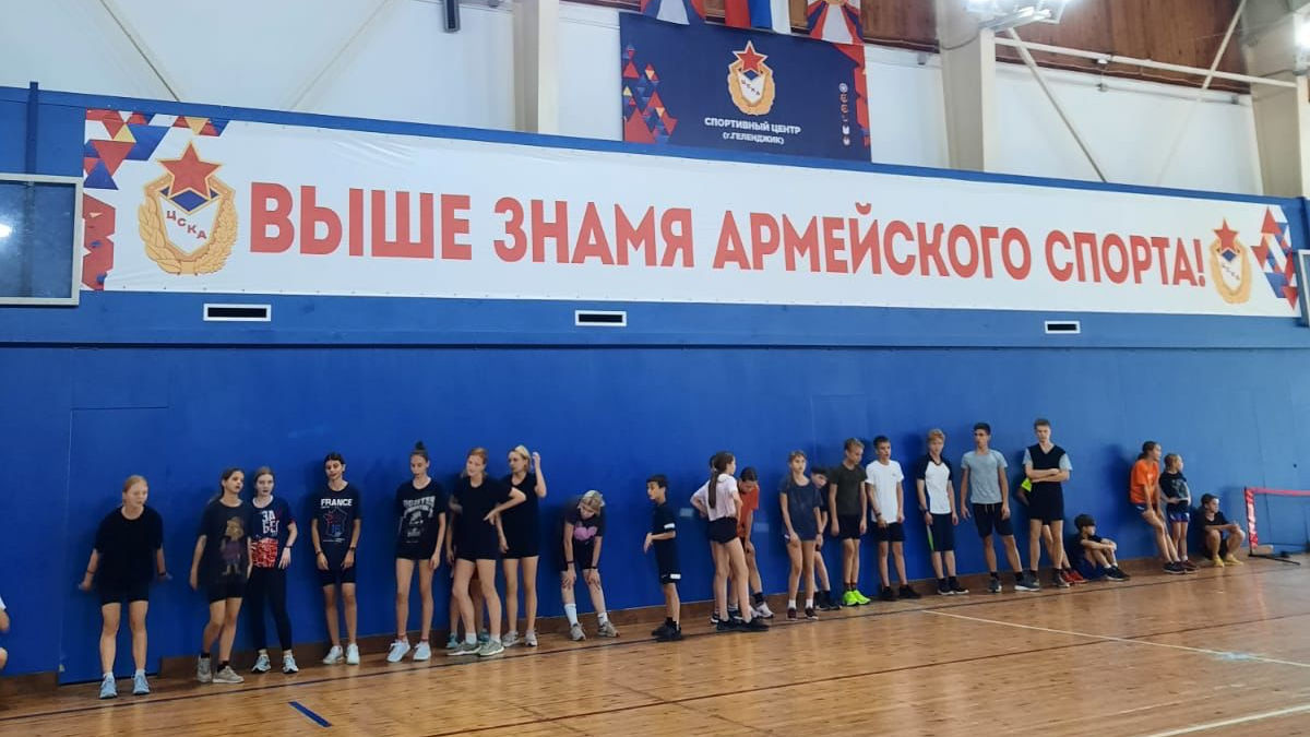 Воспитанники филиала ЦСКА (г. Ростов-на-Дону) проходят тренировочные сборы по легкой атлетике в г. Геленджик