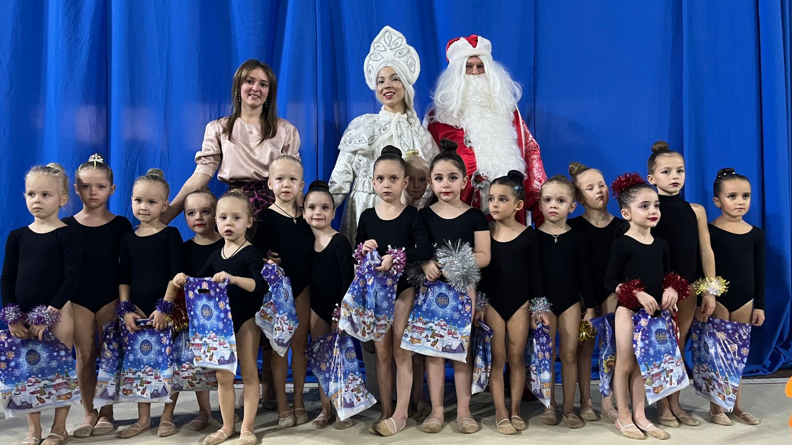 В СЦ (г. Геленджик) филиала ЦСКА (г. Севастополь) провели новогоднее танцевальное представление «Снежная королева»