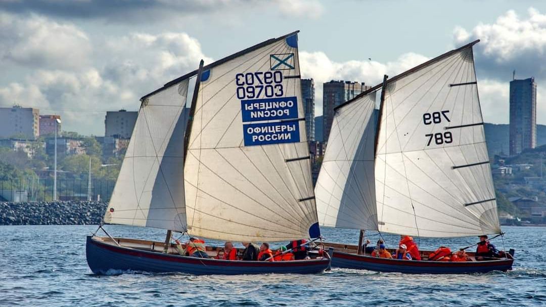 На чемпионате России проходящем на базе СЦМиФП (г. Владивосток) филиала ЦСКА/Хабаровск в парусных гонках на ялах победили приморцы