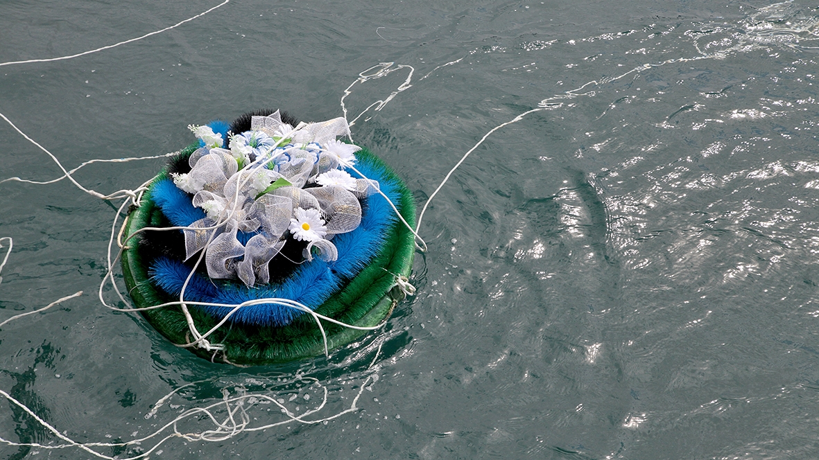 В заливе Петра Великого юнармейцы СШ (ОРК) г. Владивостока приняли участие в отдании почестей героям-тихоокеанцам погибшим в годы войны