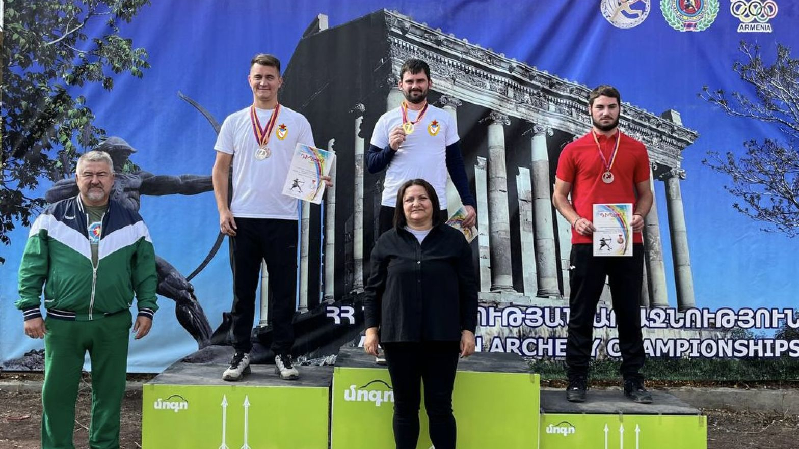 Три медали завоевали армейцы на международных соревнованиях по стрельбе из лука