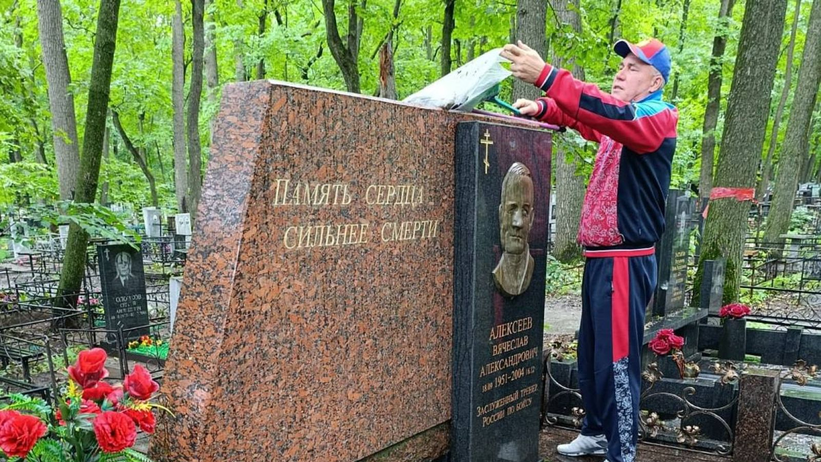 Командование самарской спортивной роты почтило память заслуженного тренера России Вячеслава Алексеева