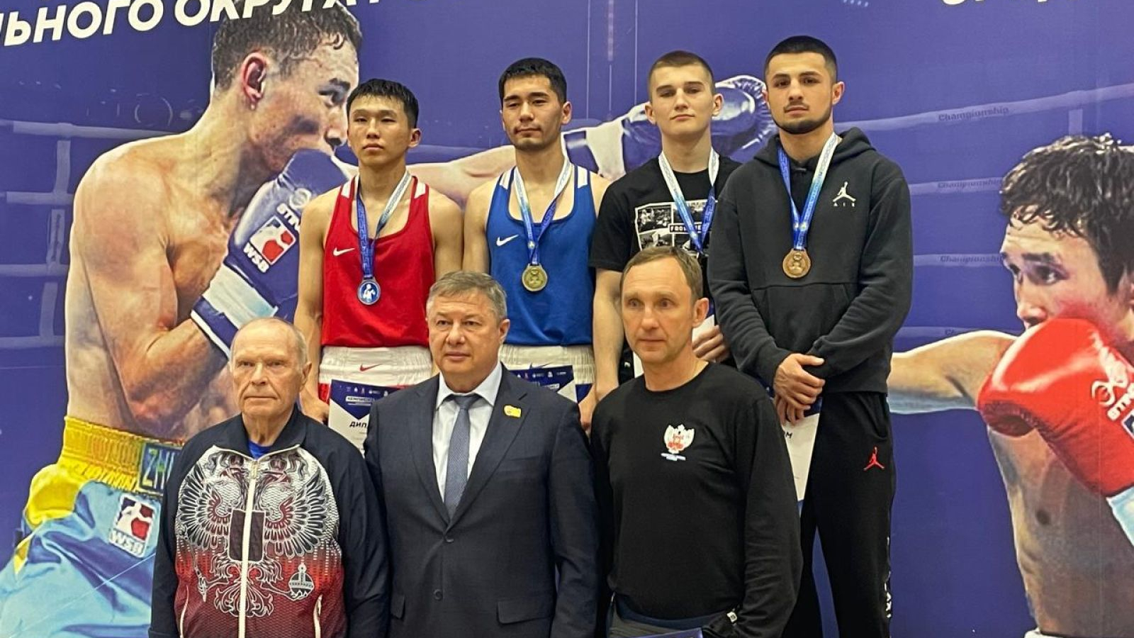 На чемпионате ДФО в Хабаровске боксеры завоевали четыре медали