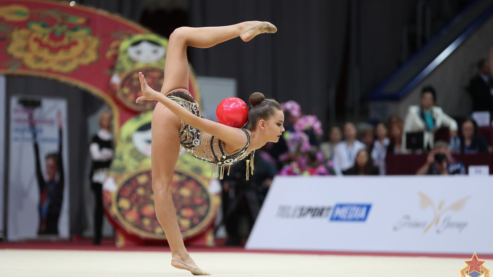 Армейские гимнастки завоевали все золотые награды в отдельных видах на этапе Гран-при по художественной гимнастике в Москве
