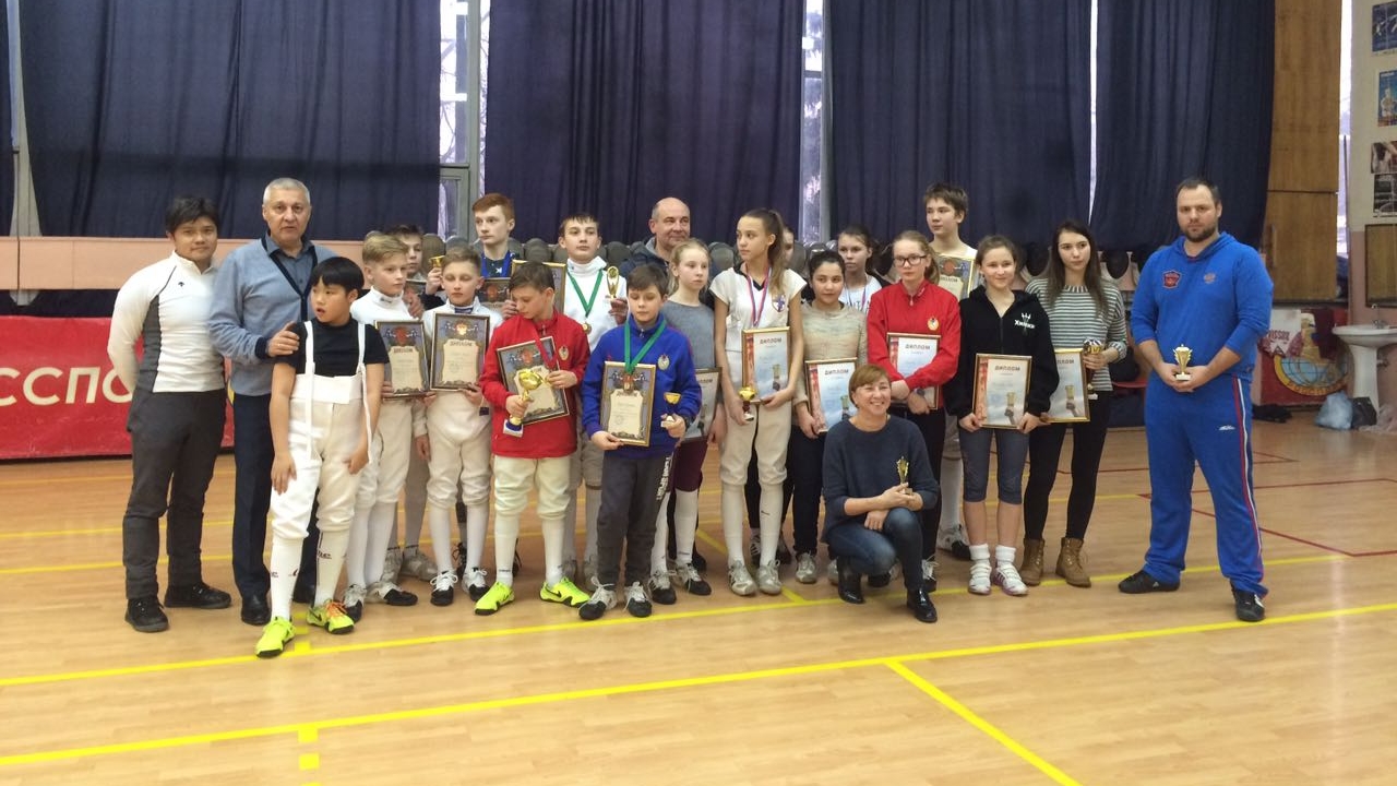 В ЦСКА прошло открытое первенство Клуба по фехтованию на рапирах