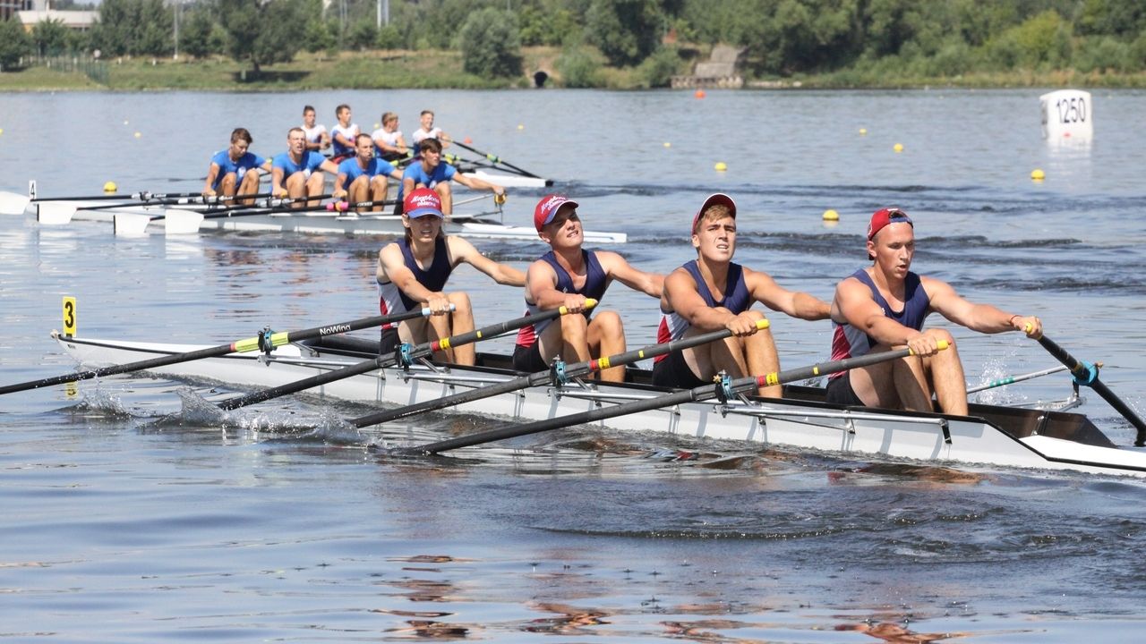 Армейские гребцы завоевали золотые медали на Первенстве России среди юношей и девушек до 19 лет