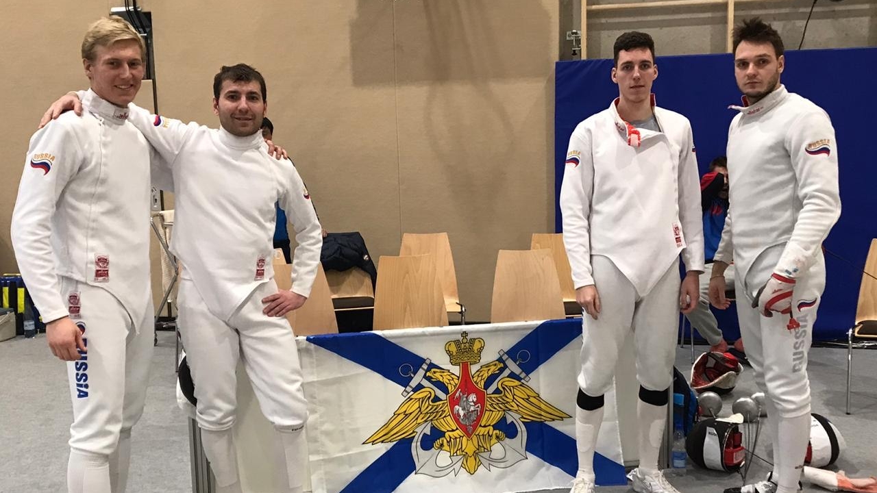 Армейские шпажисты Павел Сухов Олег Кныш и Георгий Бруев завоевали «бронзу» командного первенства Кубка Европы