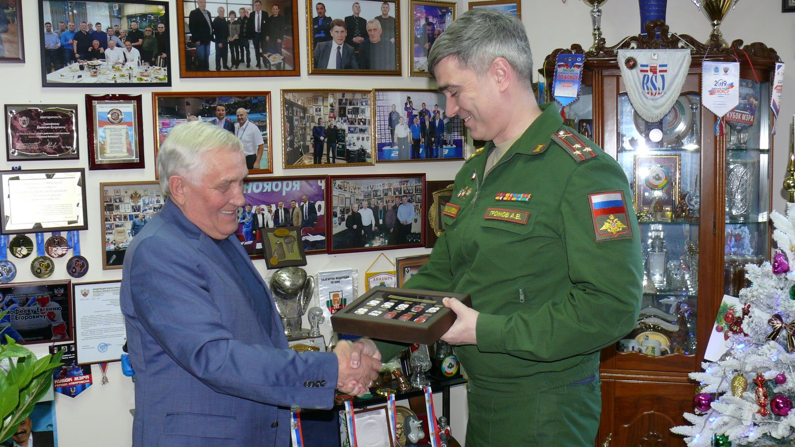 Начальник ЦСКА Артем Громов и руководитель Дирекции Федерации бокса России в ДФО Евгений Тимофеев обсудили вопросы развития бокса в регионе