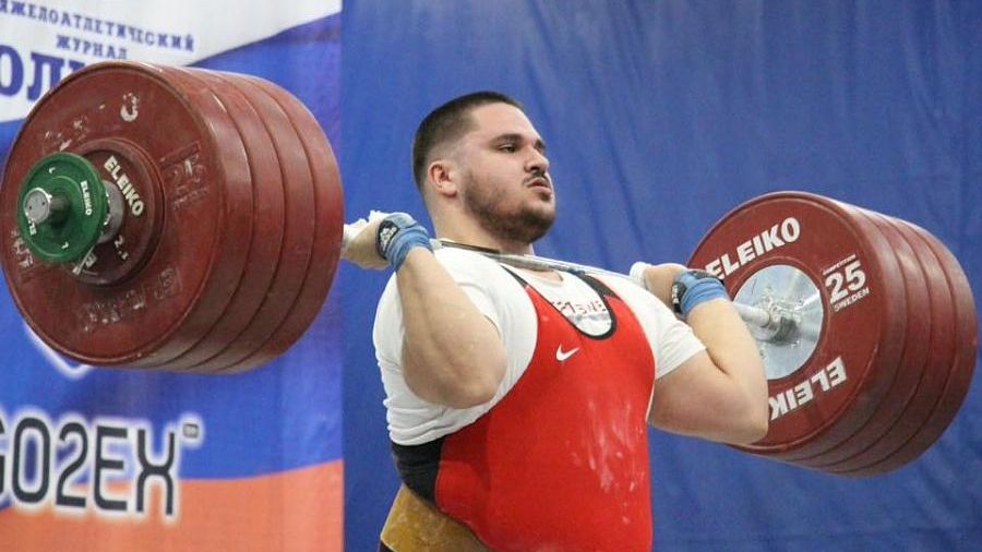 Пять армейских тяжелоатлетов заехали на базу в Сочи для централизованной подготовки к сезону в составе российской сборной