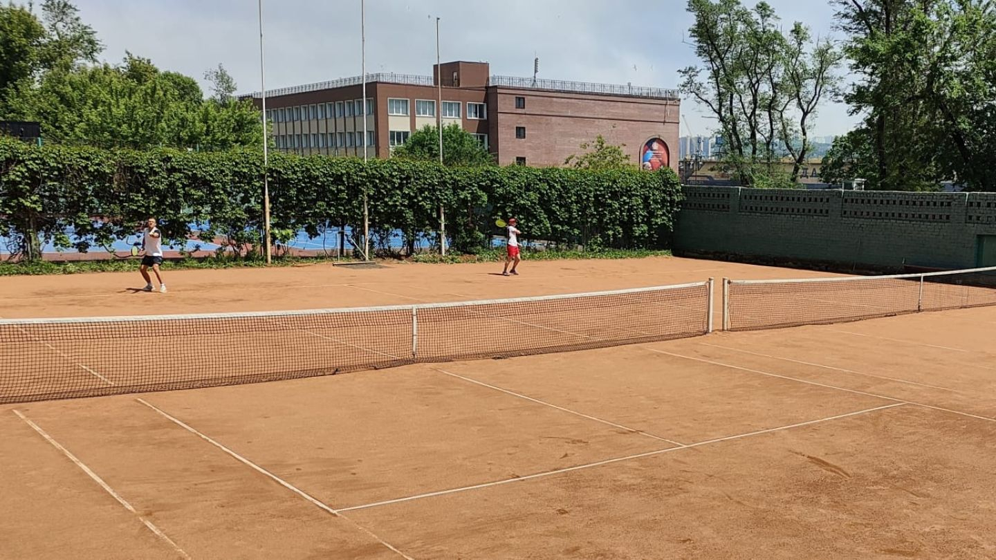 В СПОРТЦЕНТРЕ ХАБАРОВСКОГО ФИЛИАЛА ЦСКА ПРОШЕЛ ВЕТЕРАНСКИЙ ТУРНИР ПО ТЕННИСУ