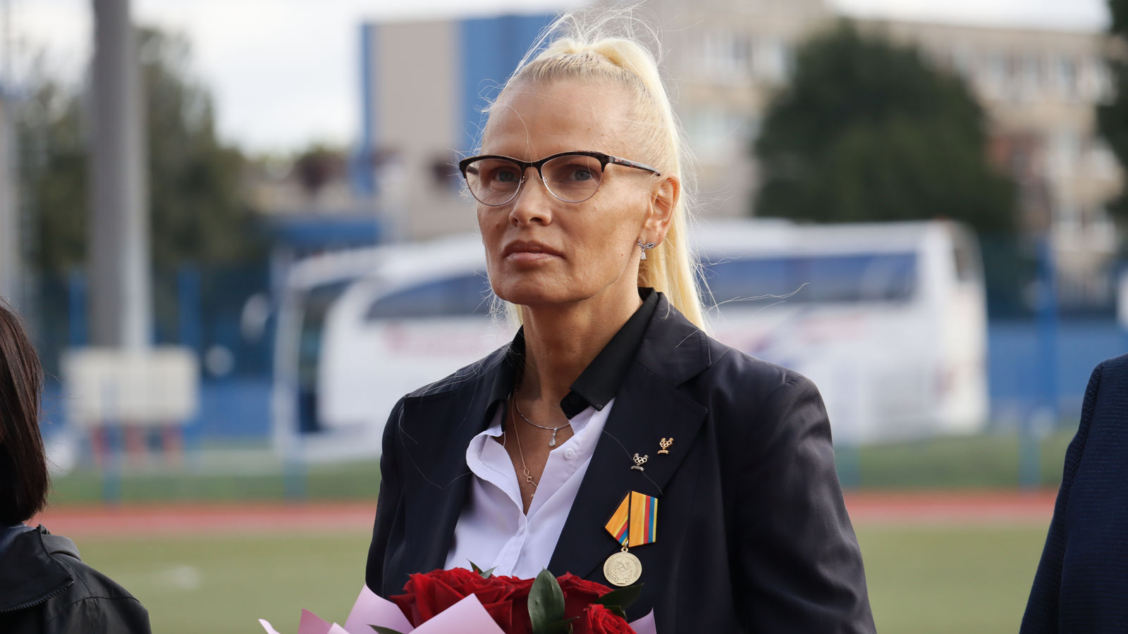 Олимпийскую чемпионку Ольгу Кузенкову наградили юбилейной медалью ЦСКА