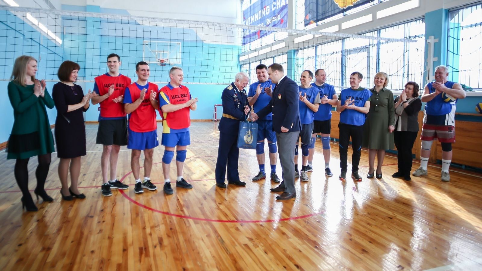 В 32-ю годовщину вывода советских войск из Афганистана на волейбольном паркете СК «Плавательный» встретились команды самарского филиала ЦСКА