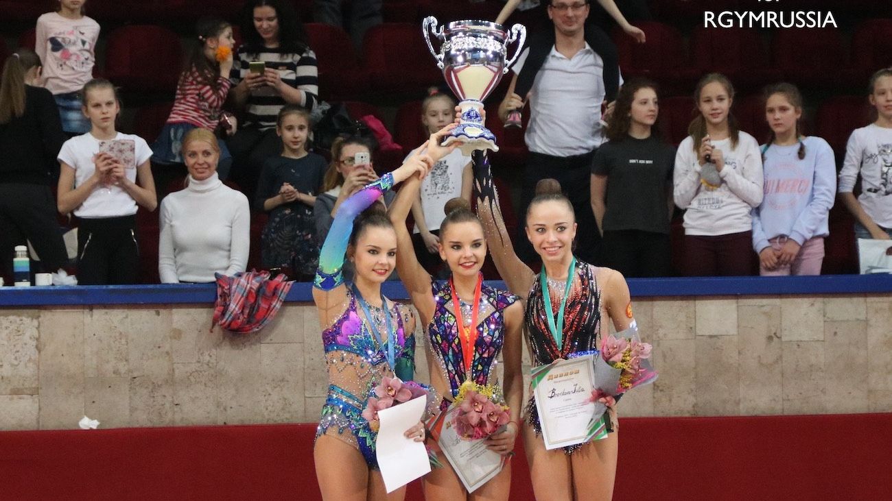 Дина Аверина завоевала две золотые медали на Гран-при в Москве