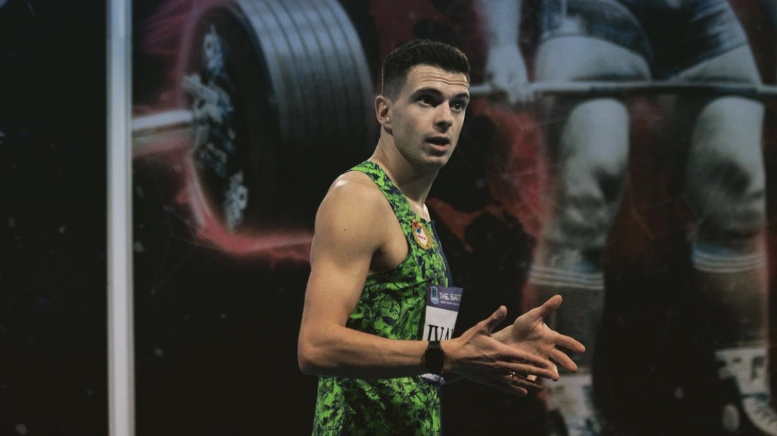 Армейский легкоатлет Илья Иванюк одержал победу на чемпионате Центрального федерального округа в Брянске