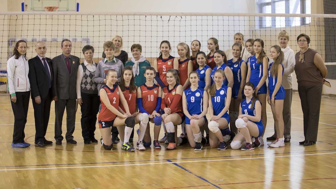Армейские волейболистки и воспитанницы Пансиона МО РФ провели товарищеский матч посвященный 8 марта