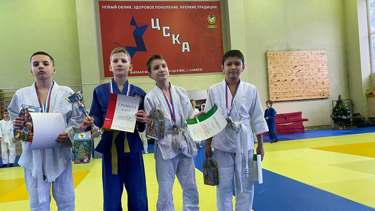 Юные воспитанники спортшколы ЦСКА/Самара выиграли 5 медалей на турнире по дзюдо на призы Деда Мороза