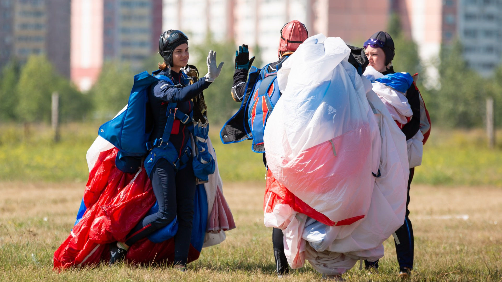 В самарском филиале ЦСКА прошел первый день Чемпионата ВС РФ по парашютному спорту