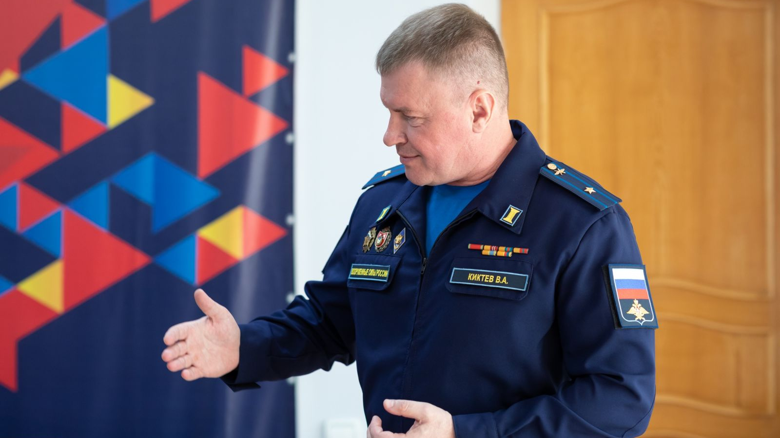 С ПЛОВЦАМИ РОСТОВСКОЙ СПОРТШКОЛЫ ЦСКА ПРОВЕДЕНО ЗАНЯТИЕ В РАМКАХ ВОЕННО-ПАТРИОТИЧЕСКОГО ВОСПИТАНИЯ