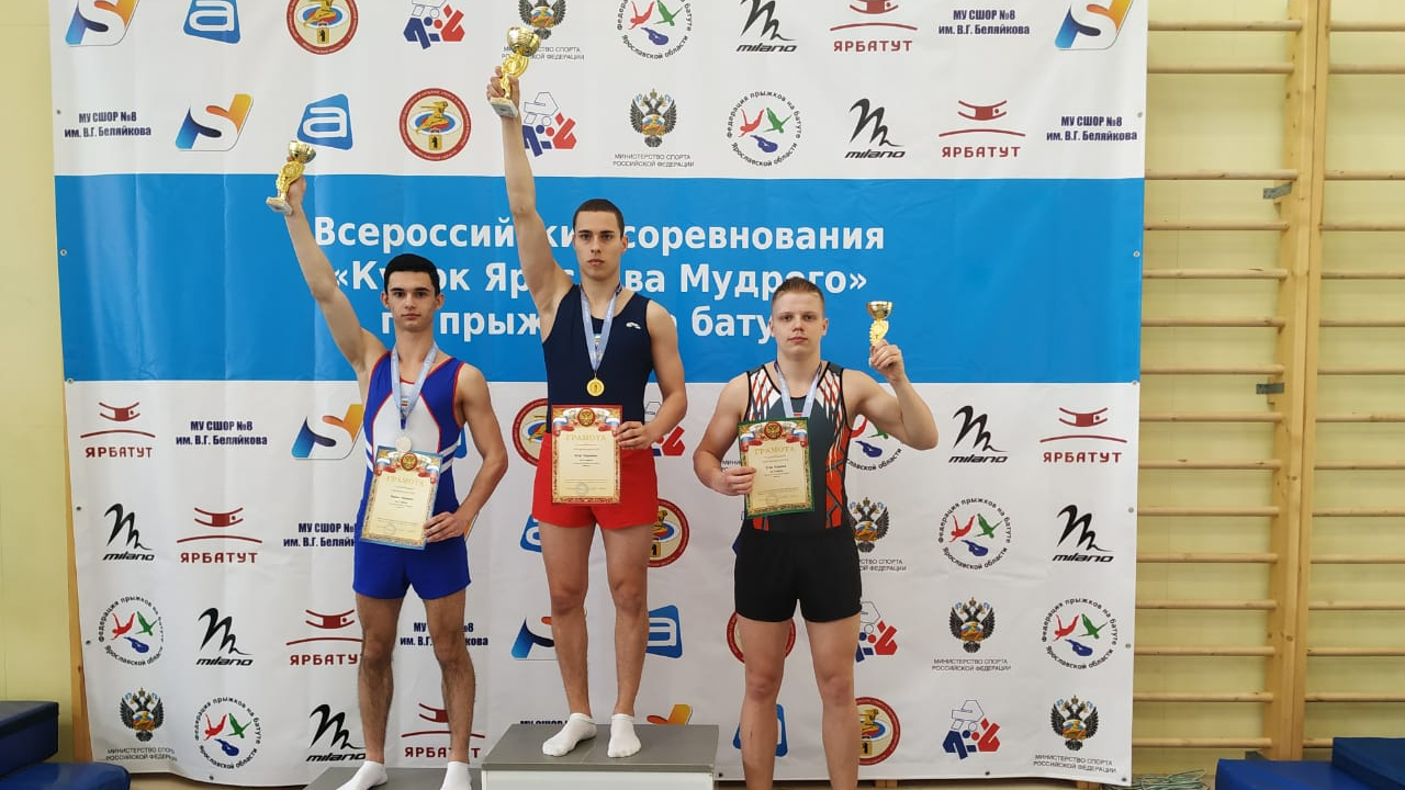 Рядовой спортивной роты ЦСКА г. Севастополь Егор Глушенко двукратный победитель Всероссийских соревнований по прыжкам на батуте