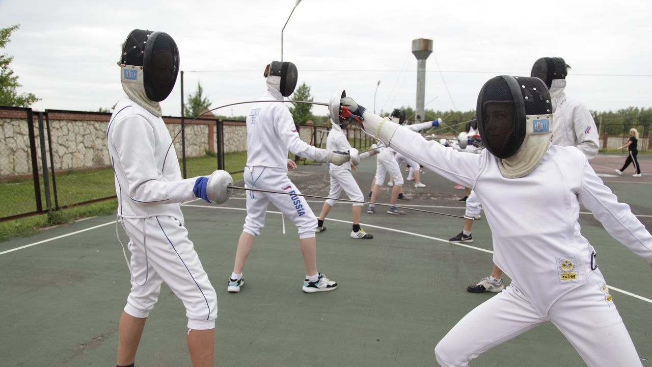 Юные фехтовальщики спортшколы ЦСКА/Самара отдыхают и тренируются на армейской базе за Волгой