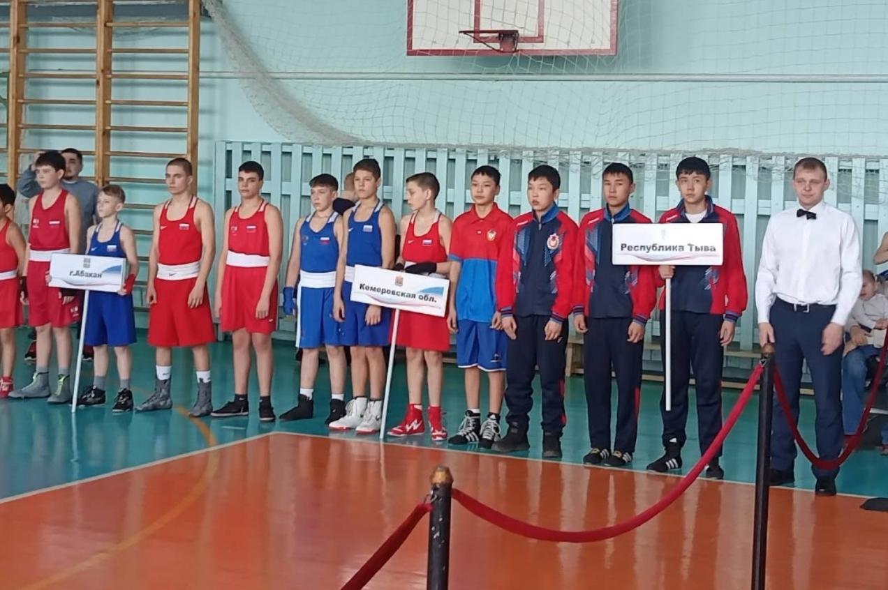 Боксеры тувинской спортивной школы ЦСКА завоевали четыре медали республиканского турнира