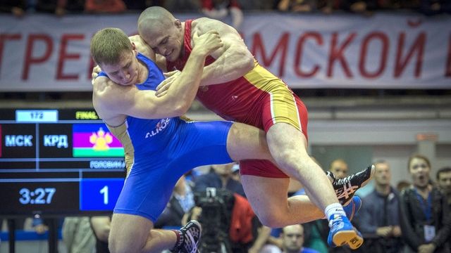 Армеец Александр Головин завоевал «золото» молодежного чемпионата мира по греко-римской борьбе