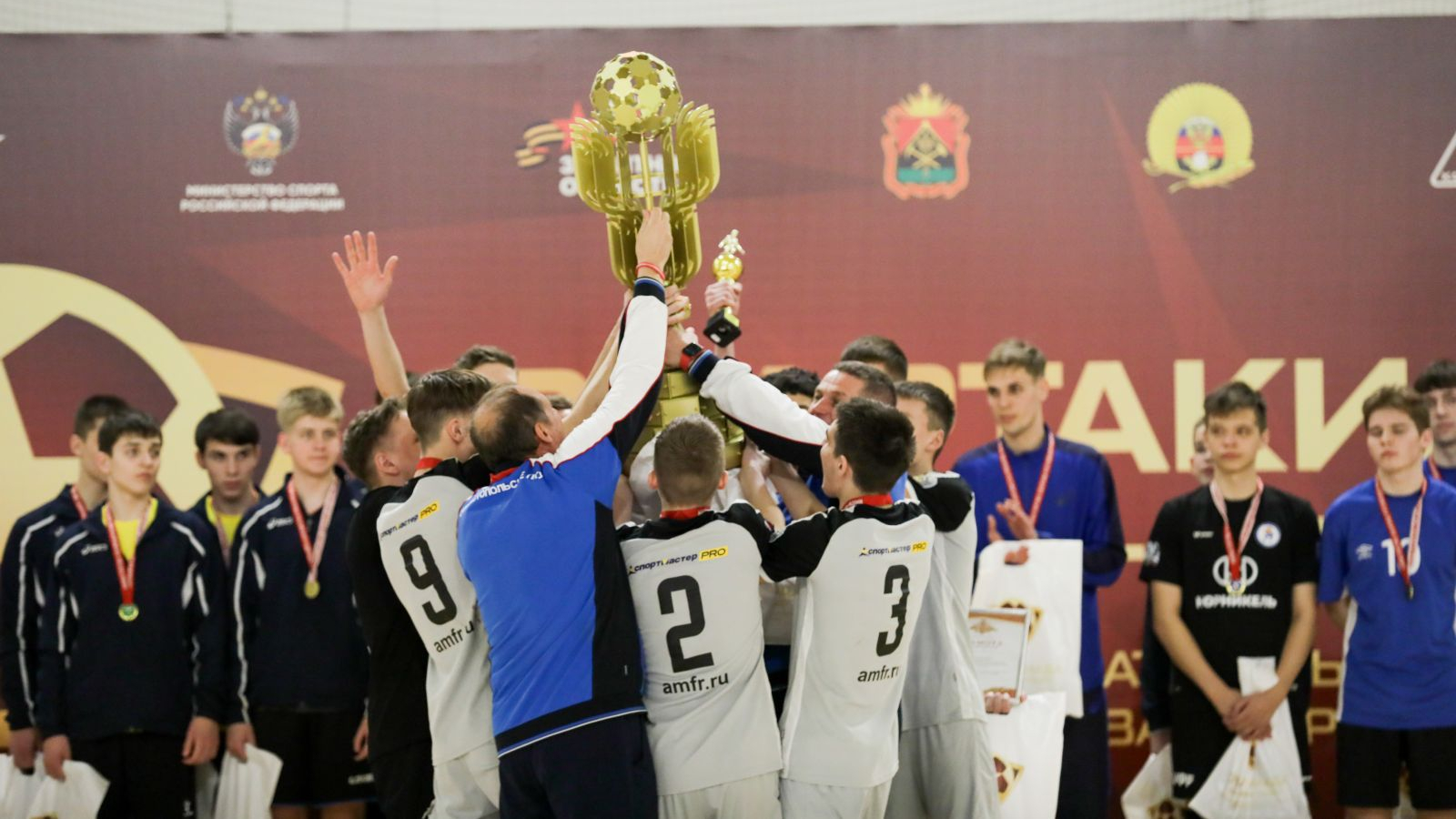 ОПРЕДЕЛИЛИ ЛУЧШИХ ФУТБОЛИСТОВ СРЕДИ ОБУЧАЮЩИХСЯ