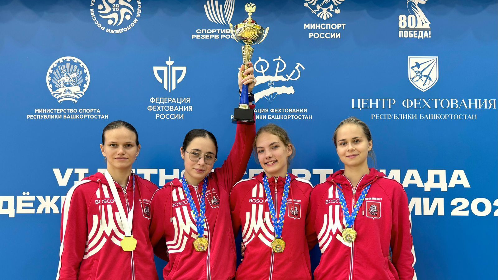 Армейская фехтовальщица Софья Барсукова стала победительницей Спартакиады молодежи