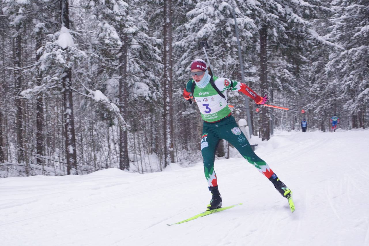 Армейцы самарской спортивной роты заняли весь пьедестал почёта на всероссийских соревнованиях по биатлону