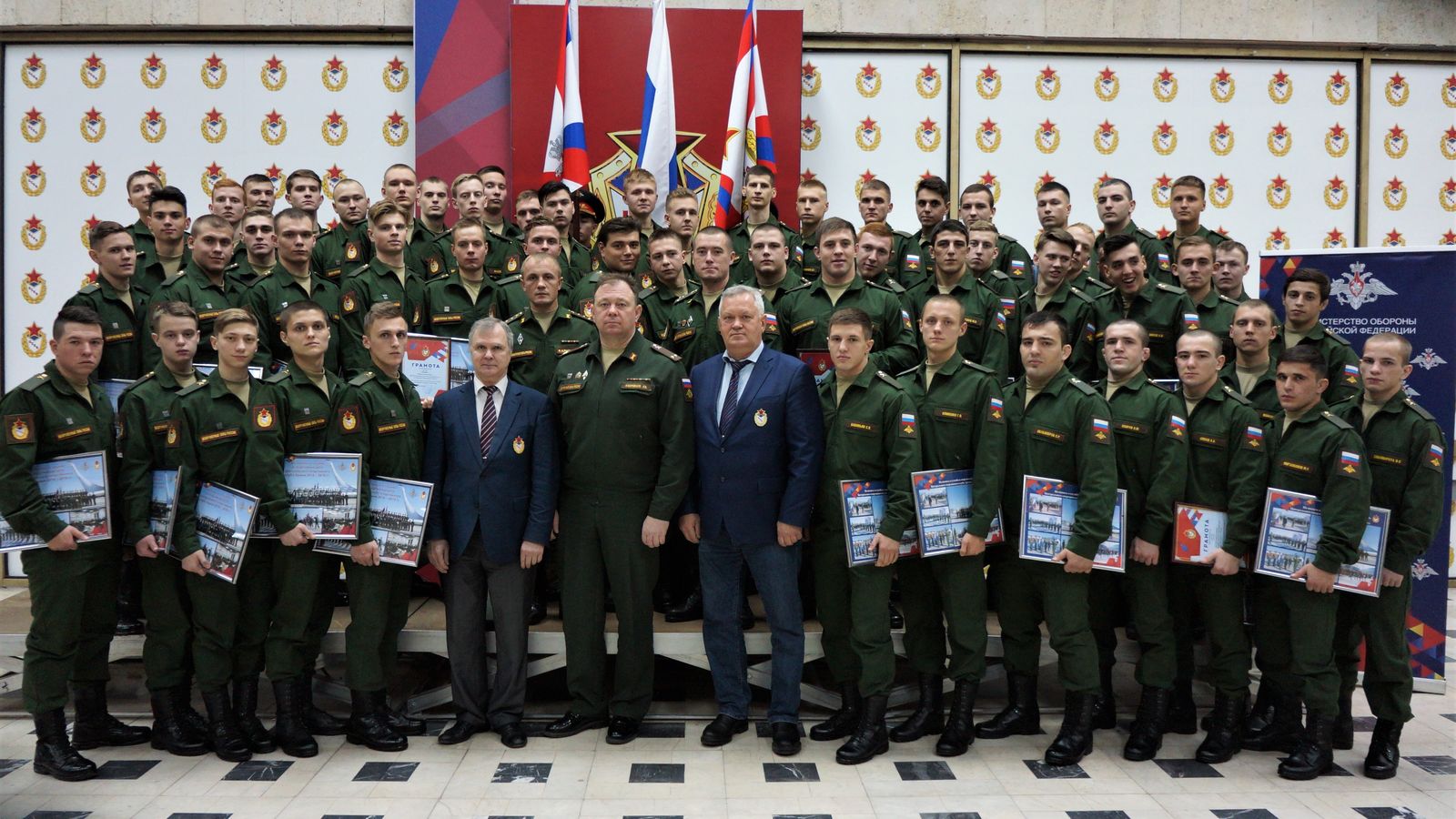 В Москве прошла церемония увольнения с военной службы военнослужащих спортивных рот ЦСКА