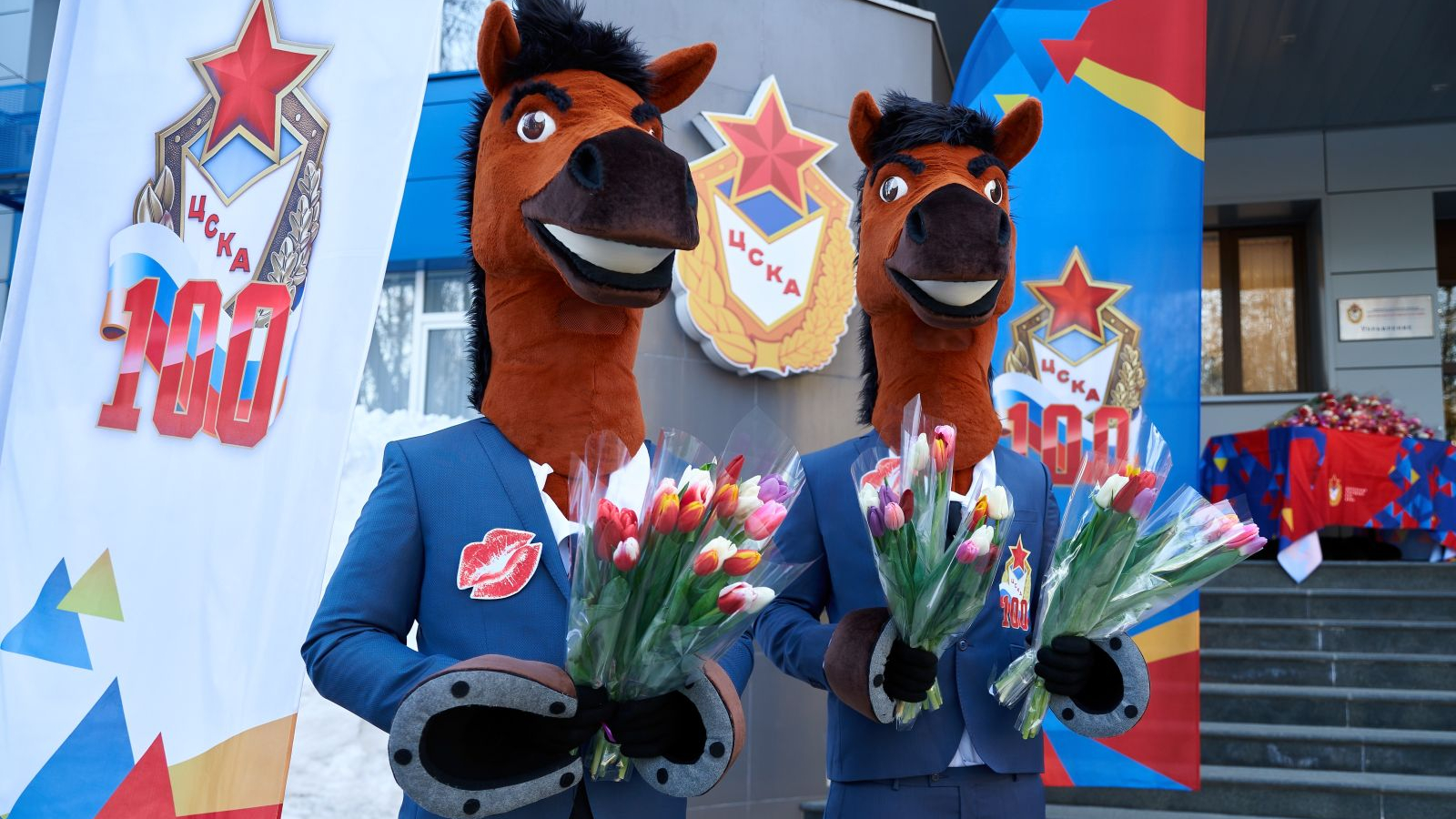В ЦСКА ТОРЖЕСТВЕННО ПОЗДРАВИЛИ ЖЕНЩИН С 8 МАРТА