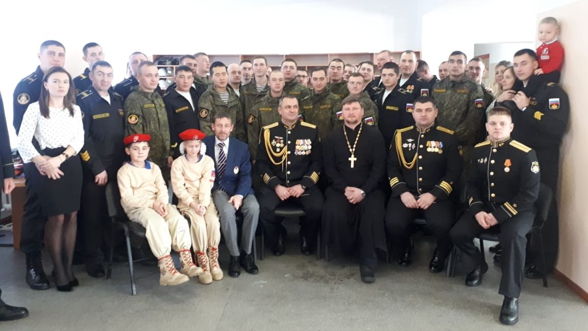 Сотрудники и юнармейцы СОК (г. Вилючинск) филиала ЦСКА/Хабаровск поздравили отряд подводного спецназа с годовщиной создания