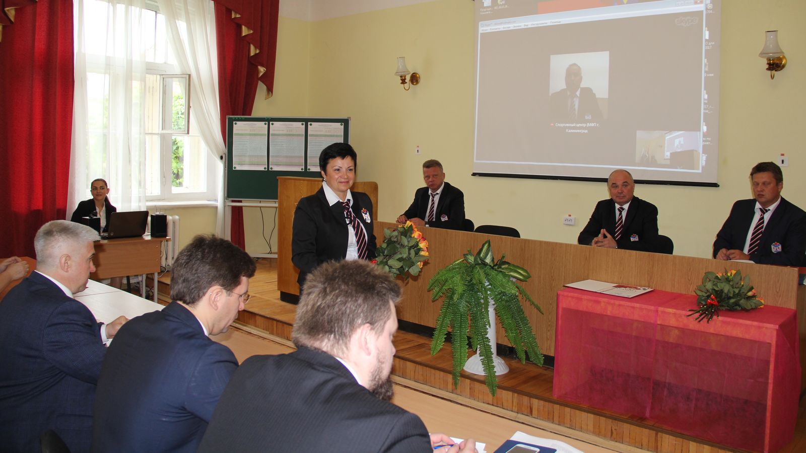 Начальник ЦСКА/СПб наградил сотрудников филиала медалями и грамотами