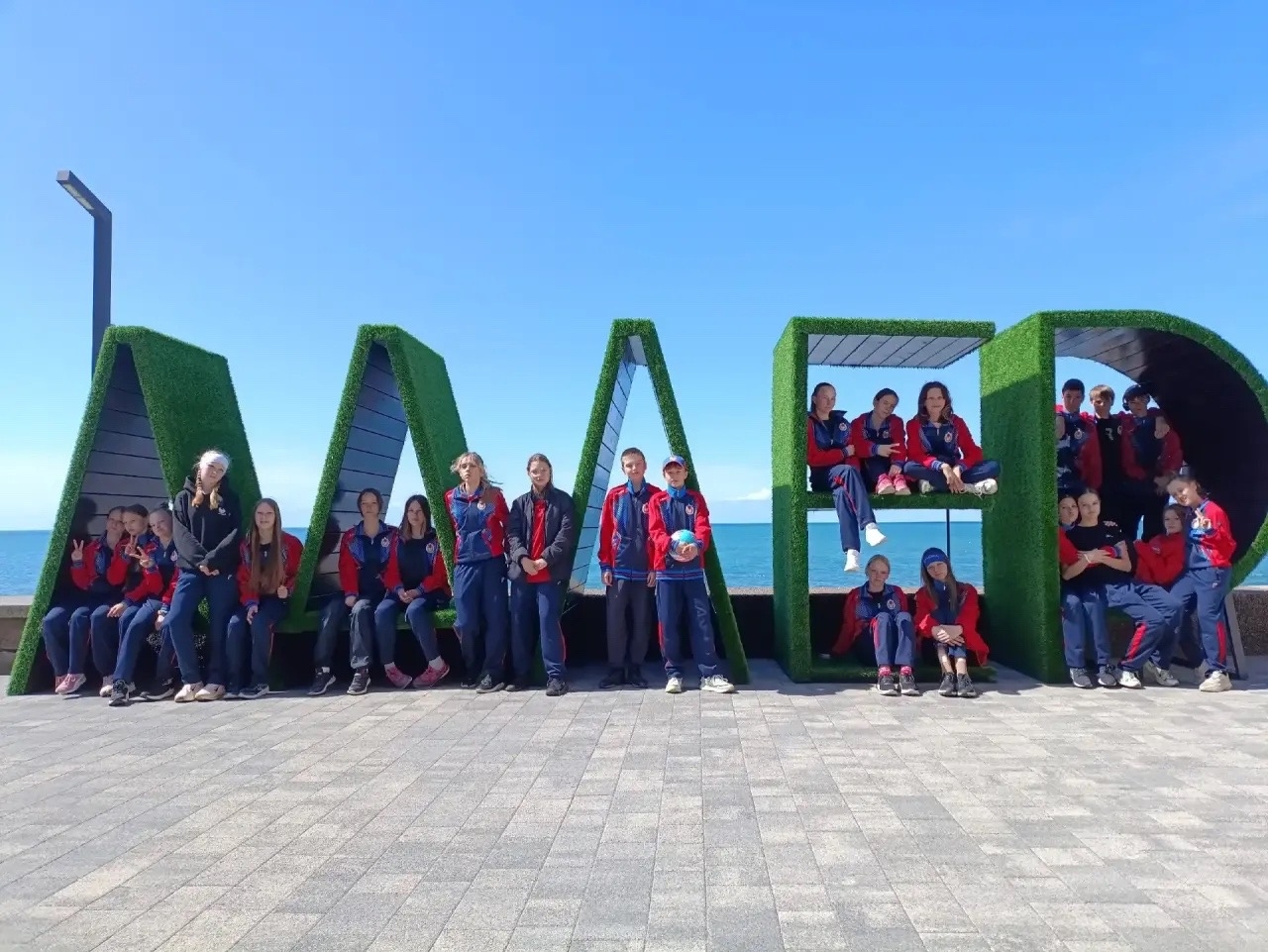 Армейские легкоатлеты готовились к сезону в Адлере