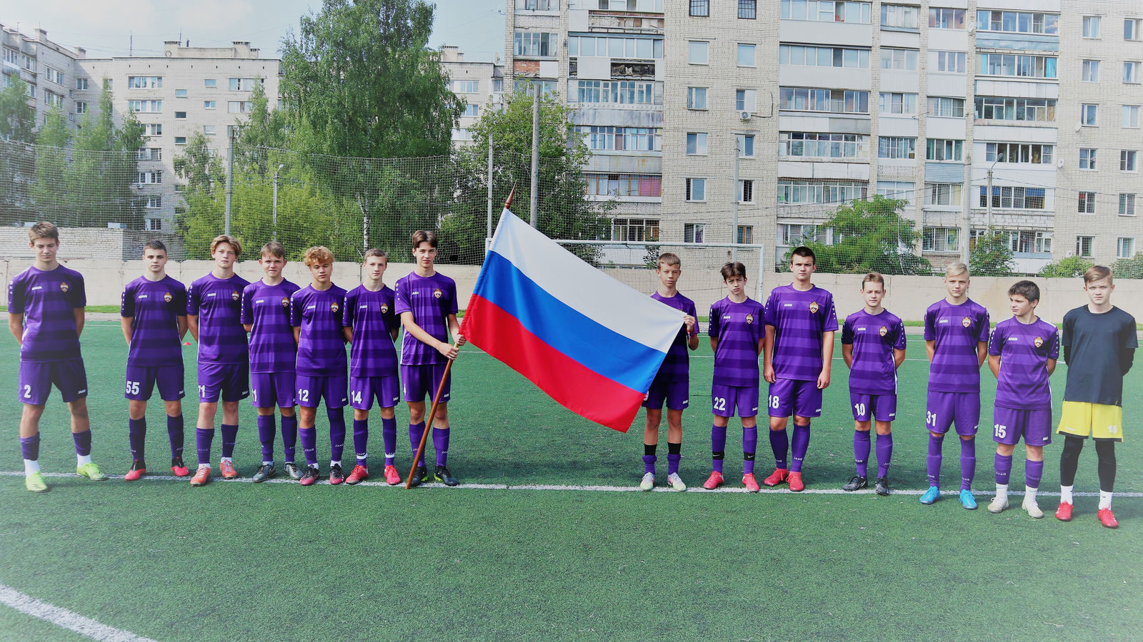 Юные смоленские армейцы приняли участие во всероссийской акции «Мой флаг моя история»